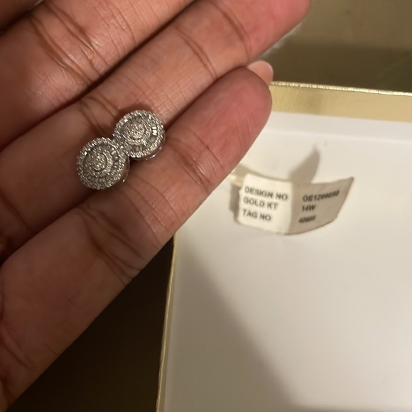 Diamond Cluster stud earrings 15mm - Picture 6 of 9